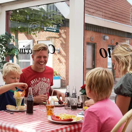 Holiday Lxxvii Hemmet